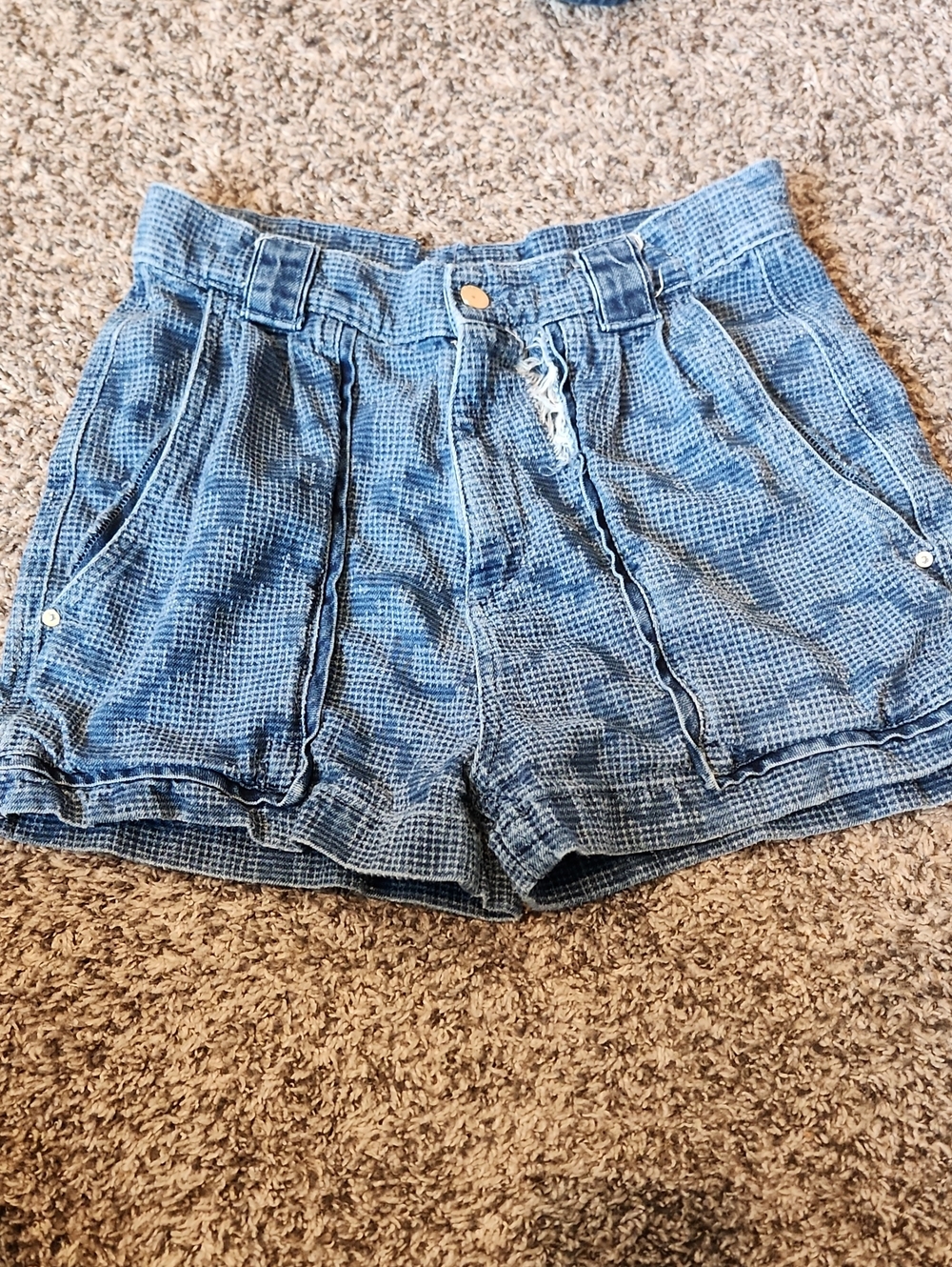 DL1961 Light Blue Waffle-Texture Jean Shorts FLAW